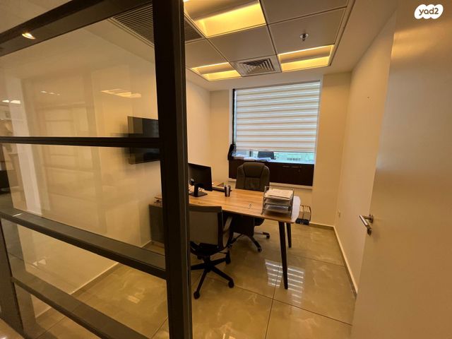 משרדים, בורסה, רמת גן