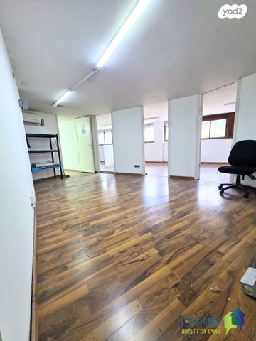 חנויות/ שטח מסחרי, דרך מנחם בגין, בורסה, רמת גן