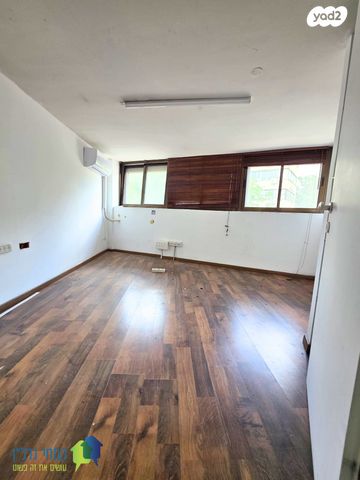 חנויות/ שטח מסחרי, דרך מנחם בגין, בורסה, רמת גן