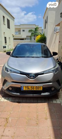 מודעת רכב טויוטה C-HR