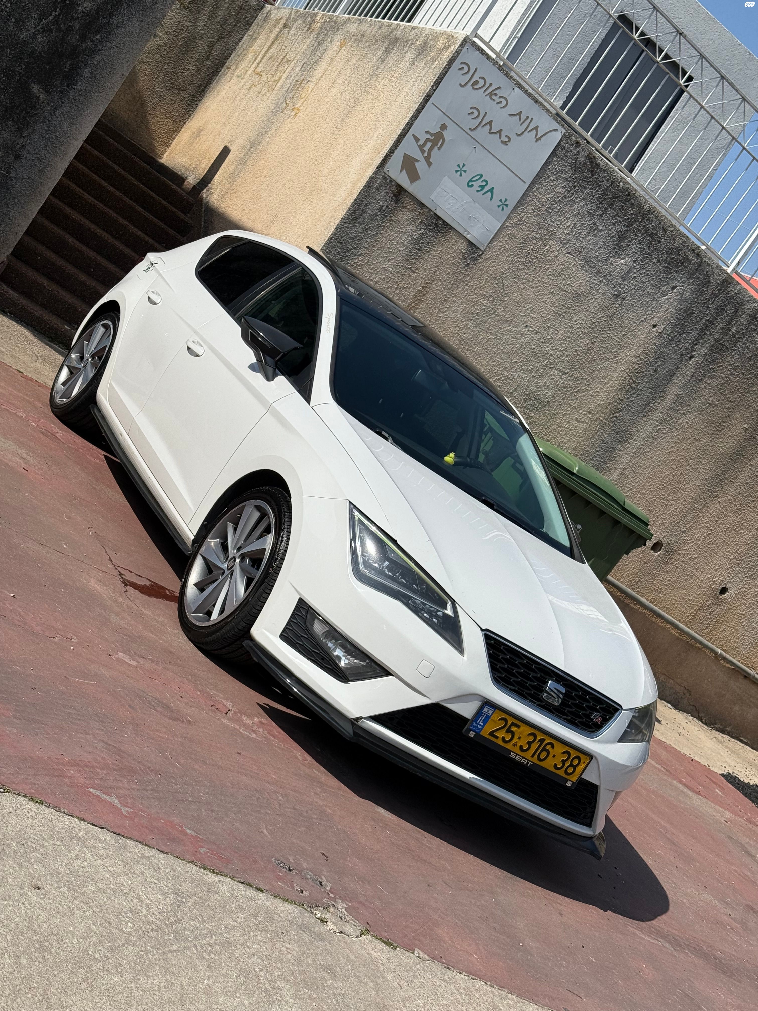 מודעת רכב סיאט לאון