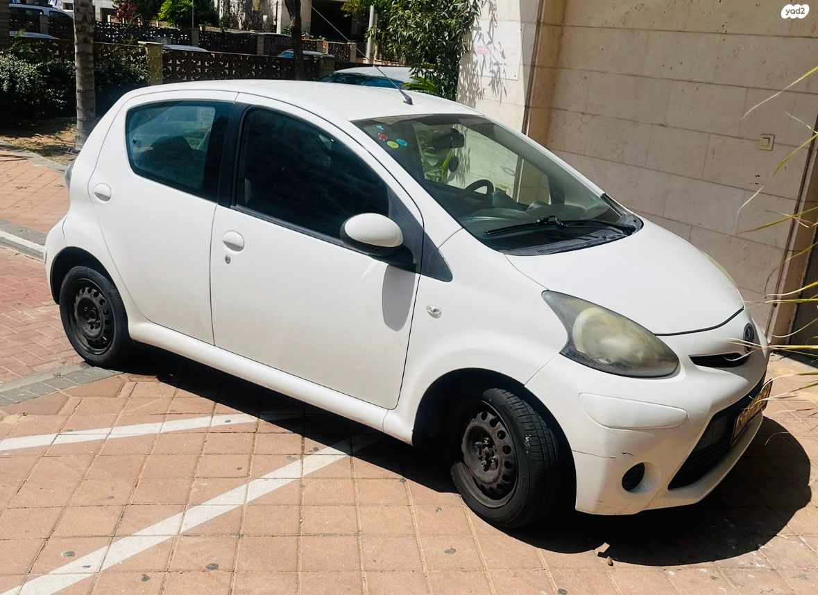 מודעת רכב טויוטה אייגו