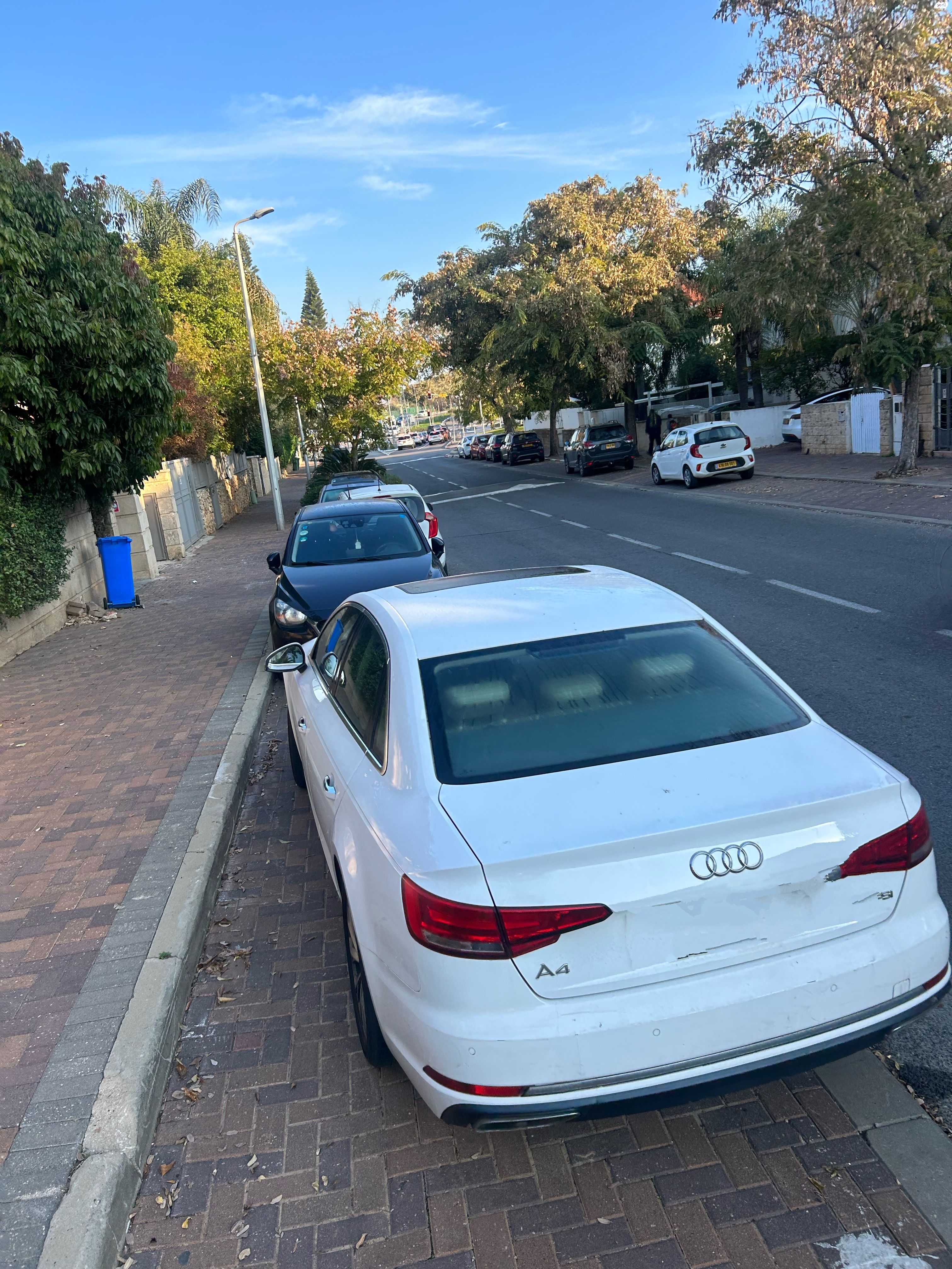מודעת רכב אאודי A4
