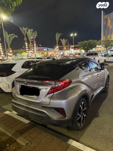 מודעת רכב טויוטה C-HR