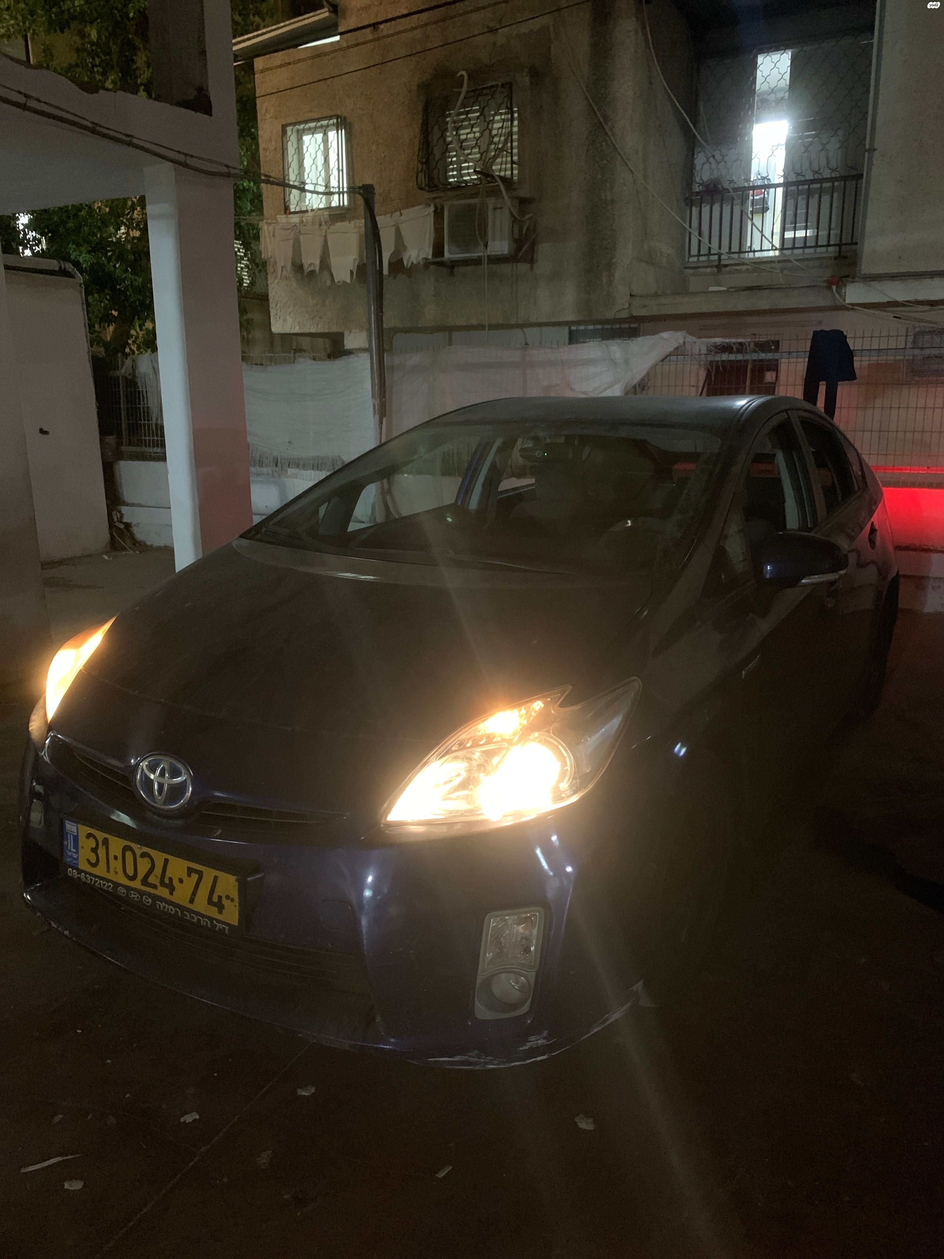 מודעת רכב טויוטה פריוס