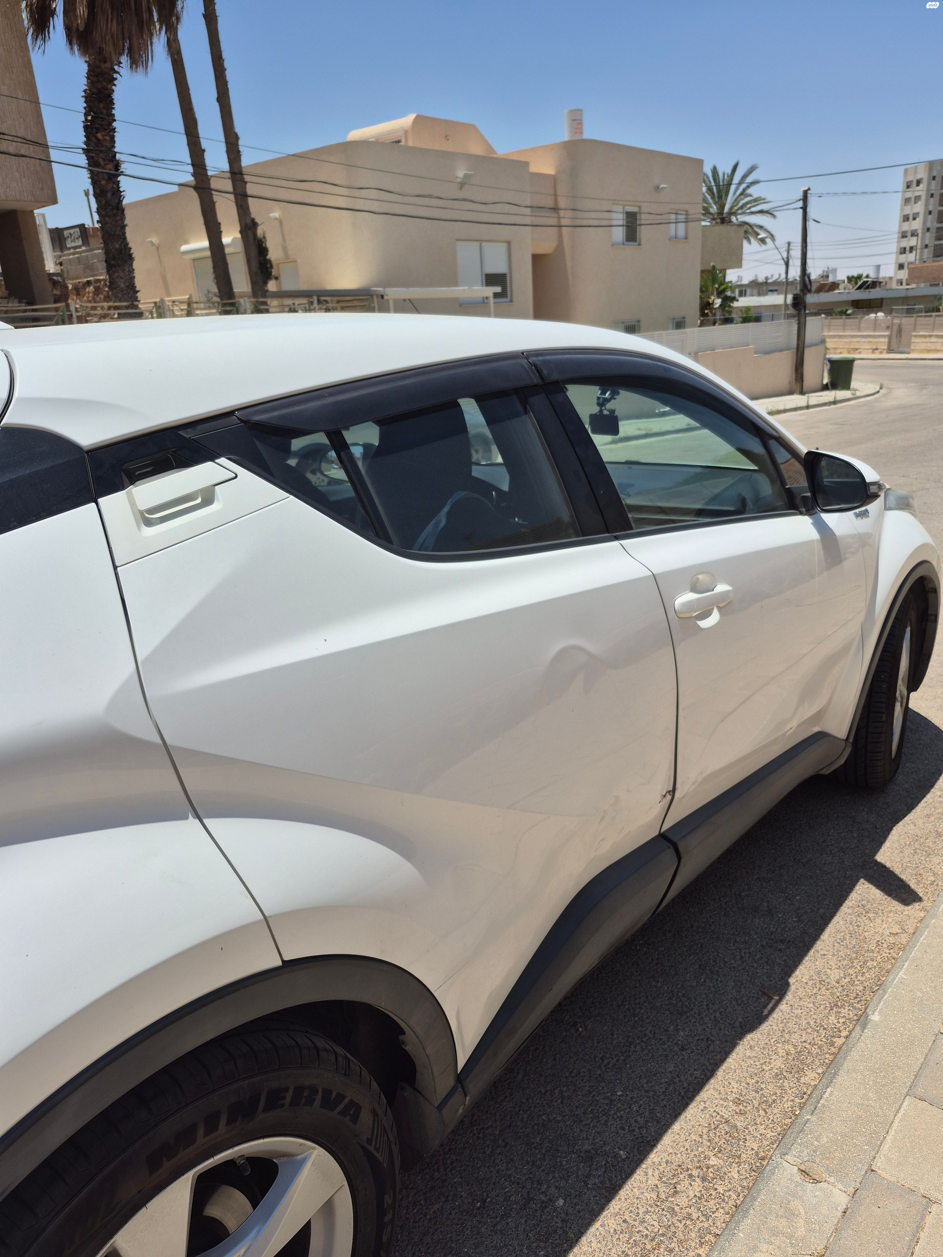 מודעת רכב טויוטה C-HR