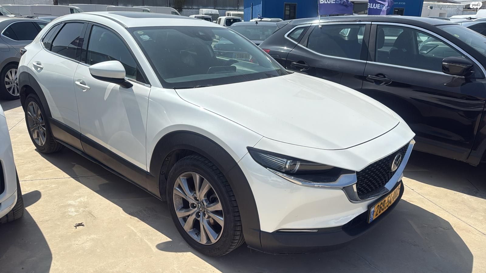 מודעת רכב מאזדה CX-30