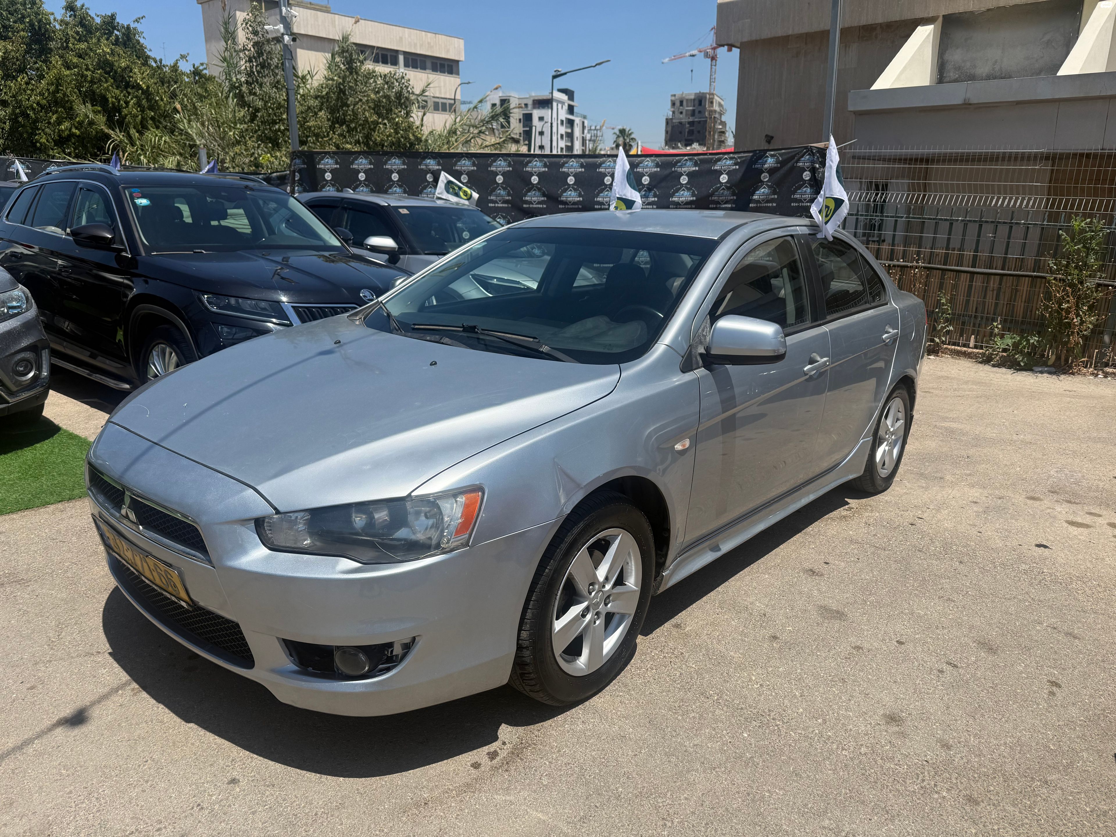 מודעת רכב מיצובישי לנסר