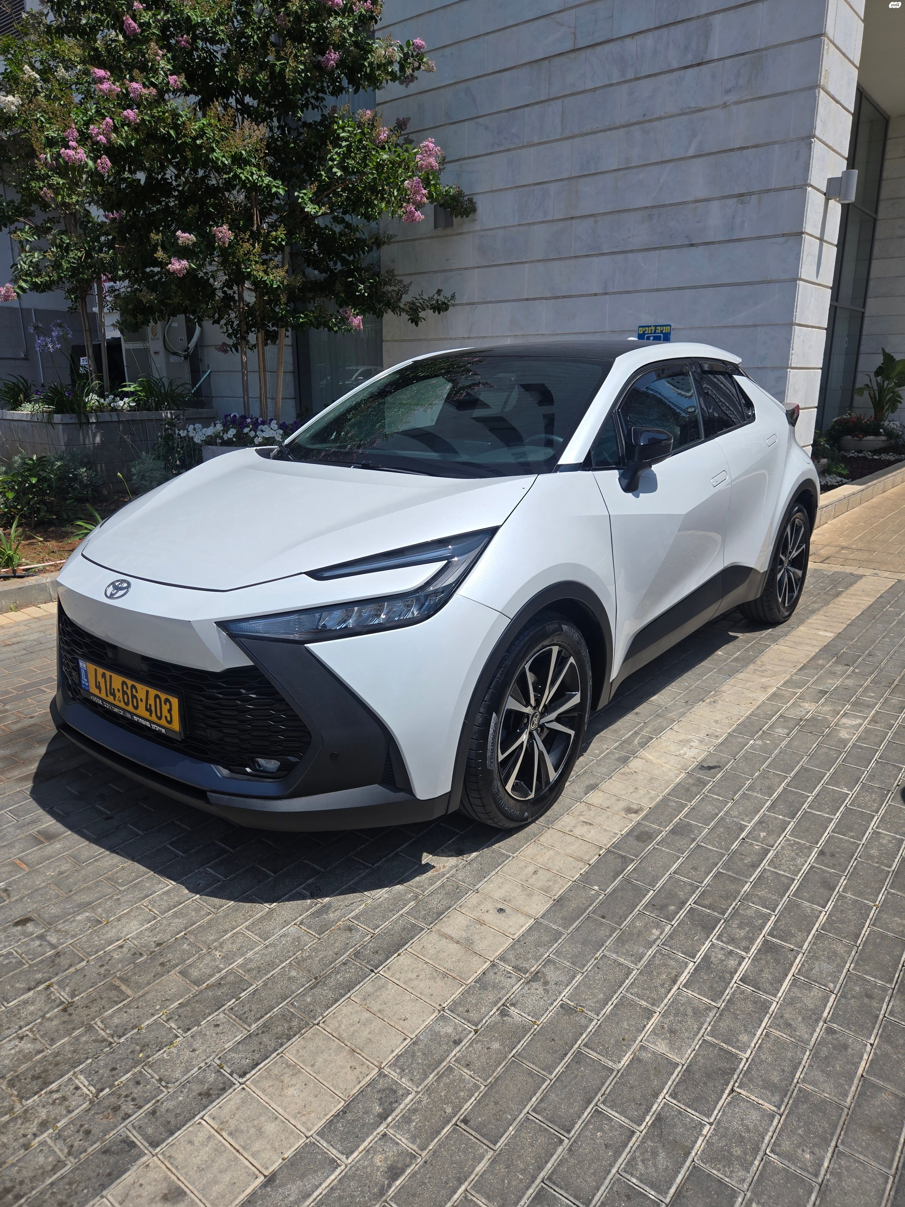 מודעת רכב טויוטה C-HR
