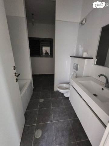 דירה, שדרות מנחם בגין, גבעת אולגה, חדרה