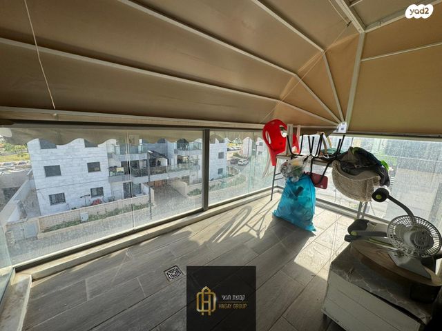 טריפלקס, לאה אמנו, אחיסמך, לוד