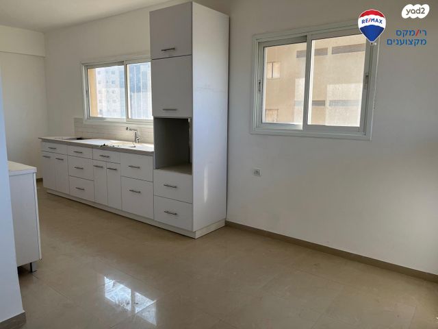 דירה, שדרות מנחם בגין, גבעת אולגה, חדרה