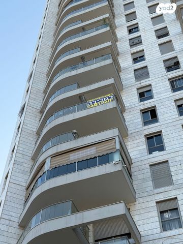 שושנה דמארי 