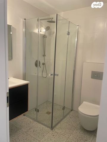 דירה, הרצליה