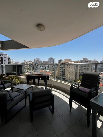 דירה, שושנה דמארי, קרית אילון, חולון