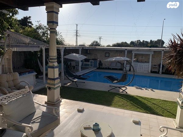 משק חקלאי/ נחלה, בית עובד