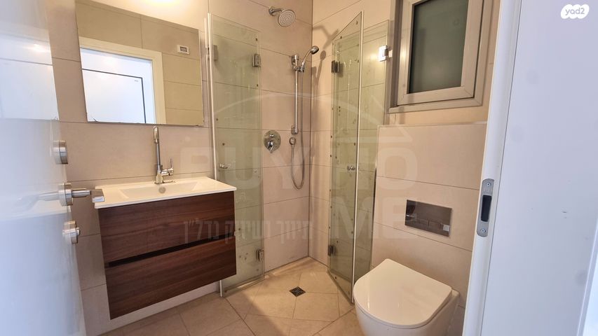 דירה, הפלמ"ח 135, שאר העיר, קדימה צורן