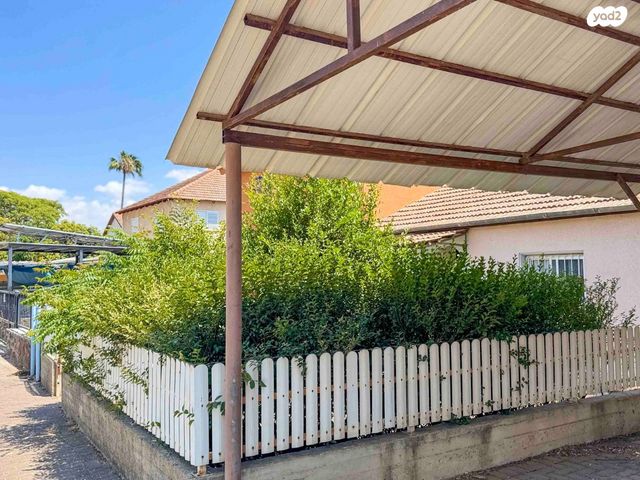 דו משפחתי, קצרין