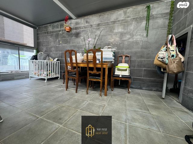 טריפלקס, לאה אמנו, אחיסמך, לוד