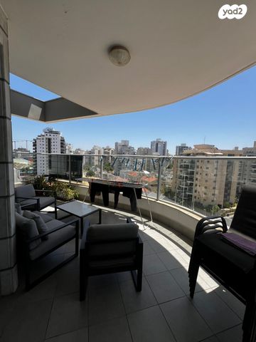 דירה, שושנה דמארי, קרית אילון, חולון