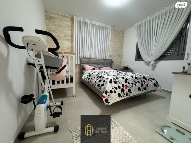 טריפלקס, לאה אמנו, אחיסמך, לוד