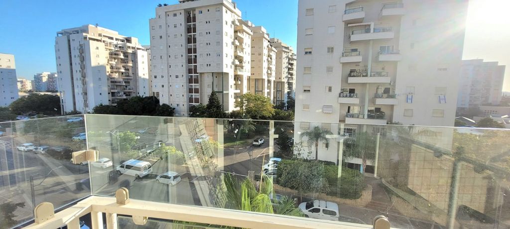 דירה, תור הזהב, נאות שקמה, ראשון לציון