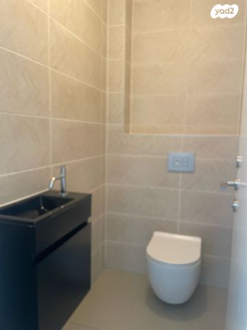 דירה, הרצליה