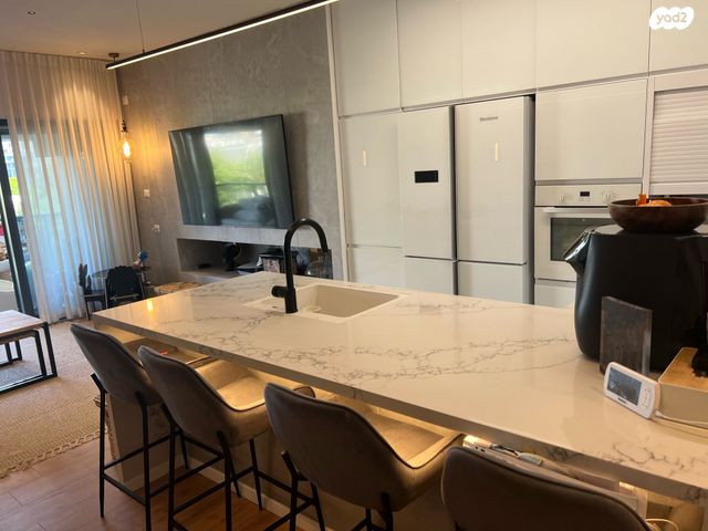 דירה, ניסים אלוני, צמרות איילון, פארק צמרת, תל אביב יפו