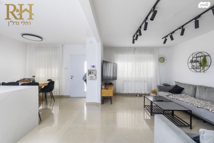 בית פרטי/ קוטג', גבעת זאב