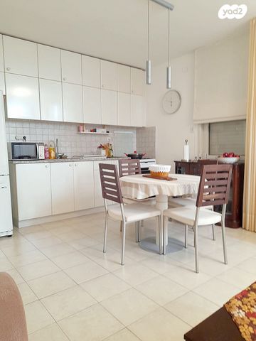 דירה, דרך בן גוריון, גבעת קוזלובסקי, גבעתיים