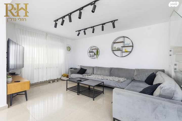 בית פרטי/ קוטג', גבעת זאב