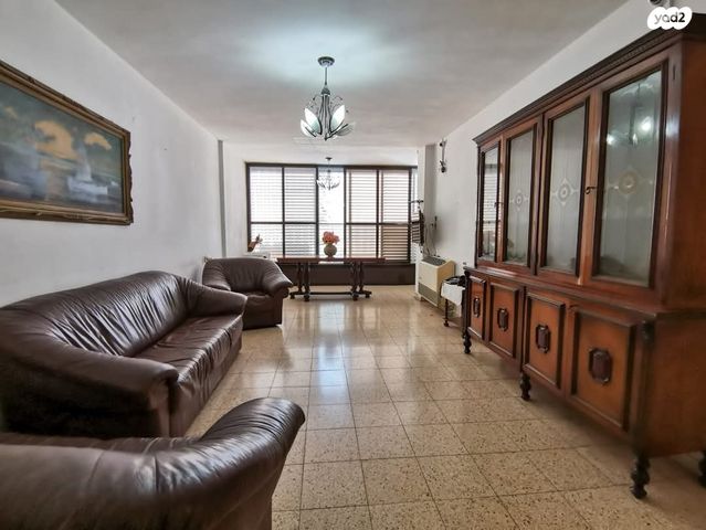 טרומפלדור 6