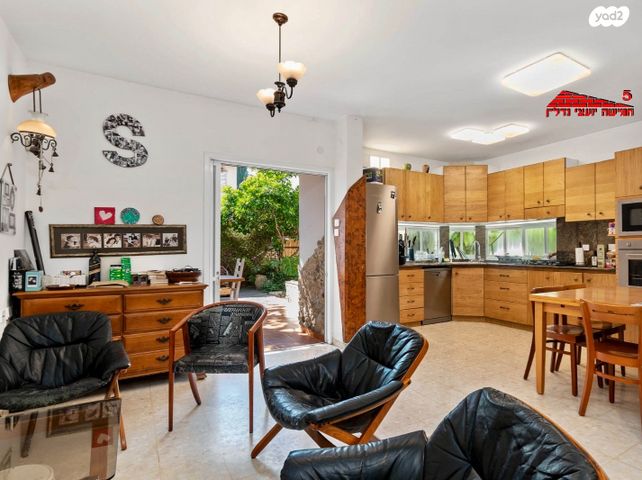 דו משפחתי, נווה הדרים, ראשון לציון