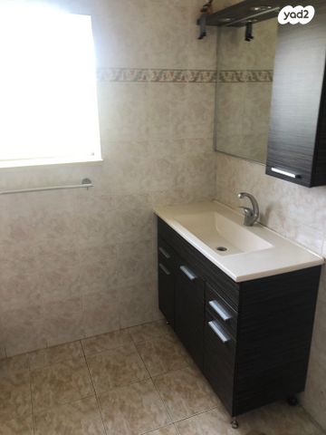 דירה, גיורא, צור שלום, קרית ביאליק