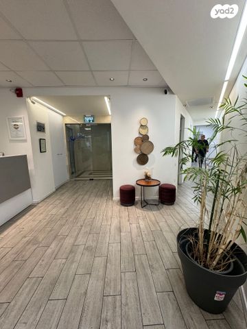 משרדים, בצלאל, בורסה, רמת גן