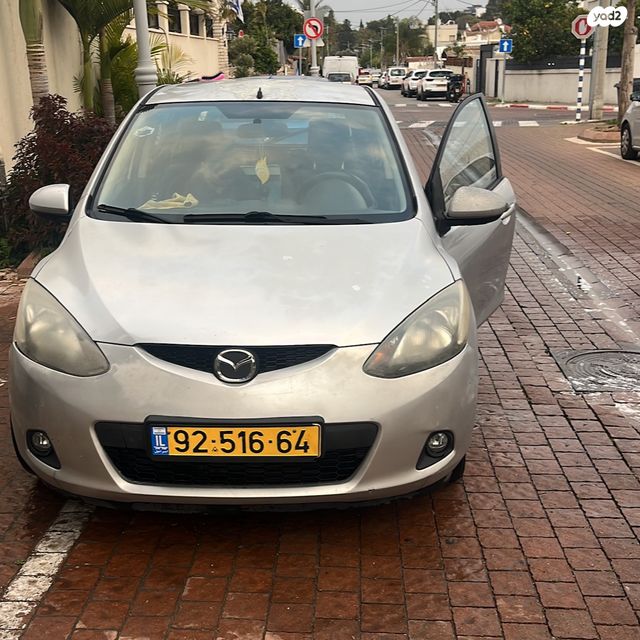 מודעת רכב מאזדה 2