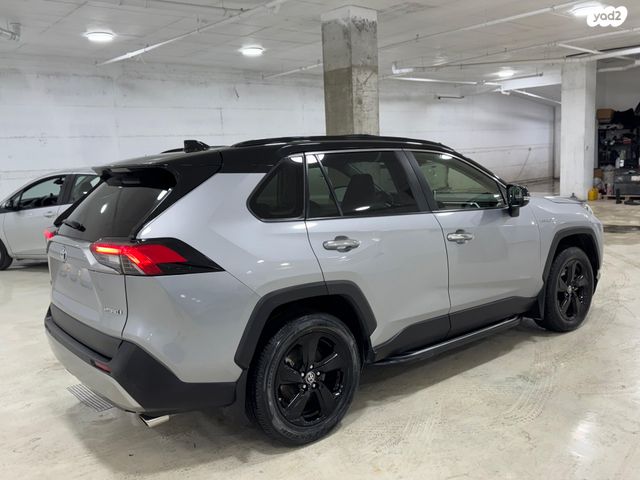 טויוטה RAV4