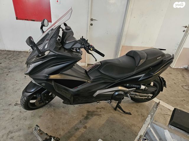 מודעת רכב קימקו AK 550