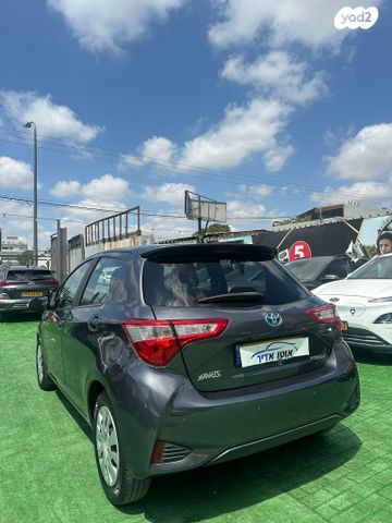 טויוטה יאריס