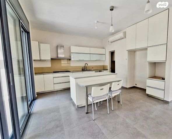 דו משפחתי, השיקמה 9, שאר העיר, אבן יהודה