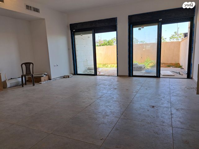 דירת גן, עוזי חיטמן 6, נווה זמר, רעננה