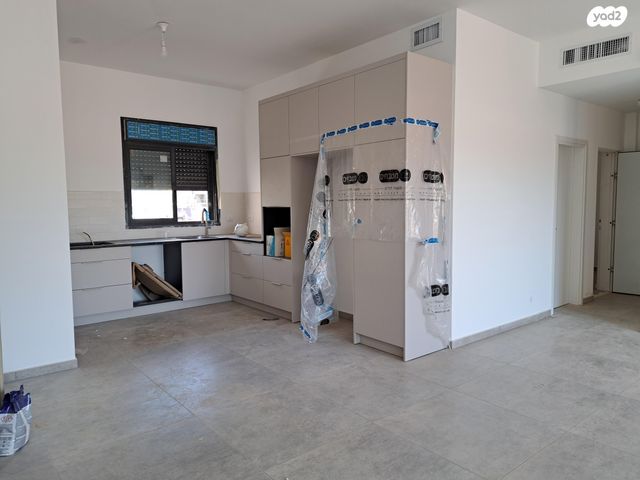 דירת גן, עוזי חיטמן 6, נווה זמר, רעננה