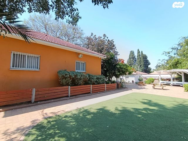 בית פרטי/ קוטג', דרך הנדיב, פרחי הדר, פרדס חנה כרכור