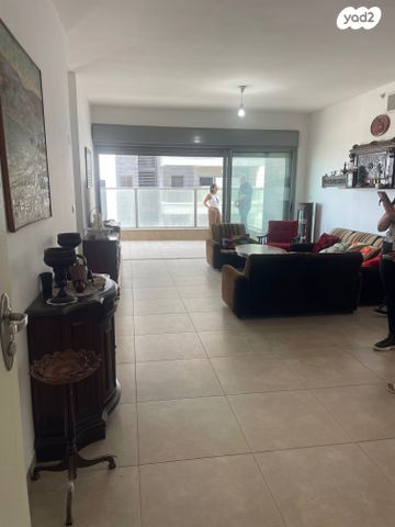 דירה, אשכולית, נווה פרדסים, פרדס חנה כרכור