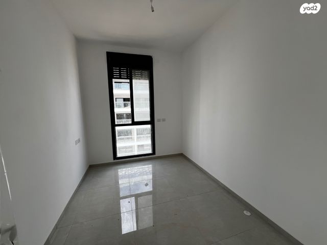 גג/ פנטהאוז, נשר