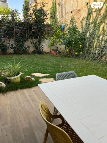 דו משפחתי, אלוף הרב גורן, פסגות אפק, ראש העין