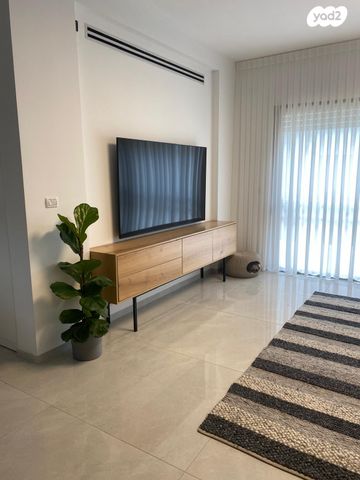 בית פרטי/ קוטג', האומץ, שרונה, כפר יונה