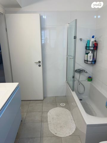 דירת גן, יונה צבי פיינשטיין, מישור הנוף, ראשון לציון