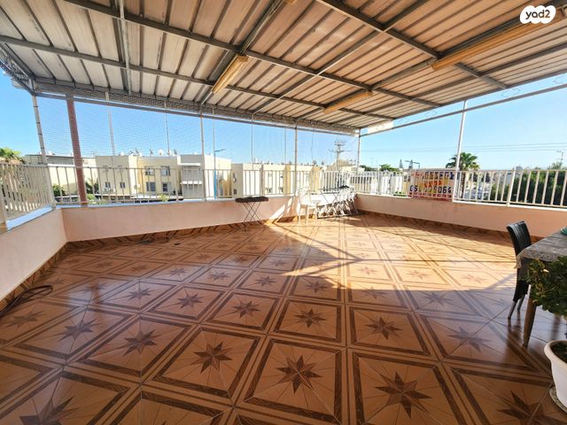 גג/ פנטהאוז, בן גוריון, שדרות