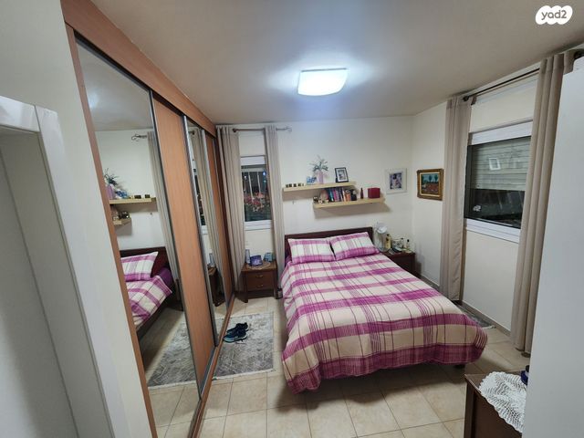 דירה, רחל המשוררת, דרום מערב ותיק, בת ים